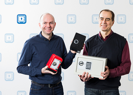 Jürg Järmann (ITS PPF, left) and Anatoliy Holinger (ITS NET) examined different password safes for ETH staff.