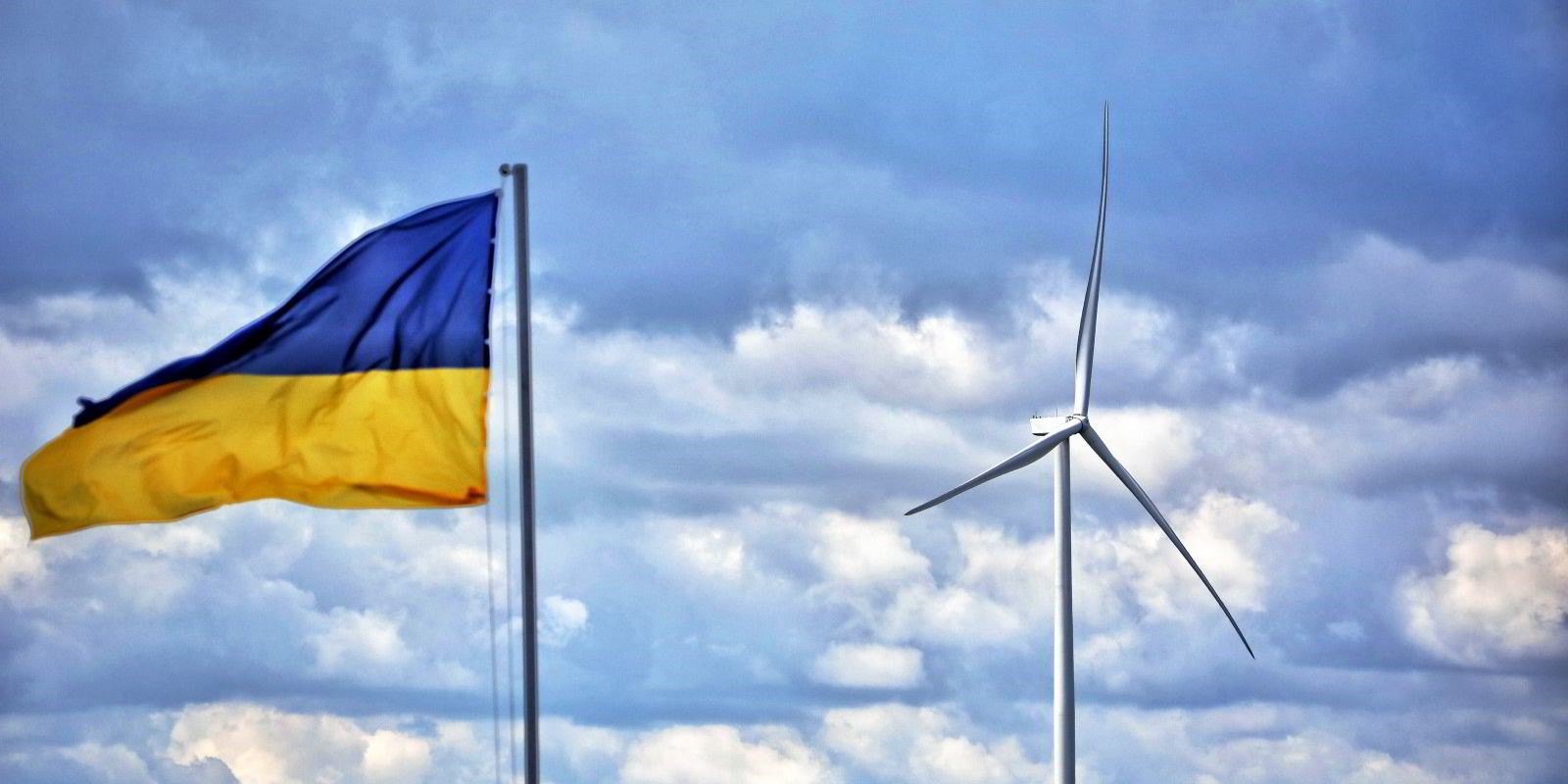 Mapping the Future Recovery of Ukraine: Regions Prioritization and Renewable Energy Potential