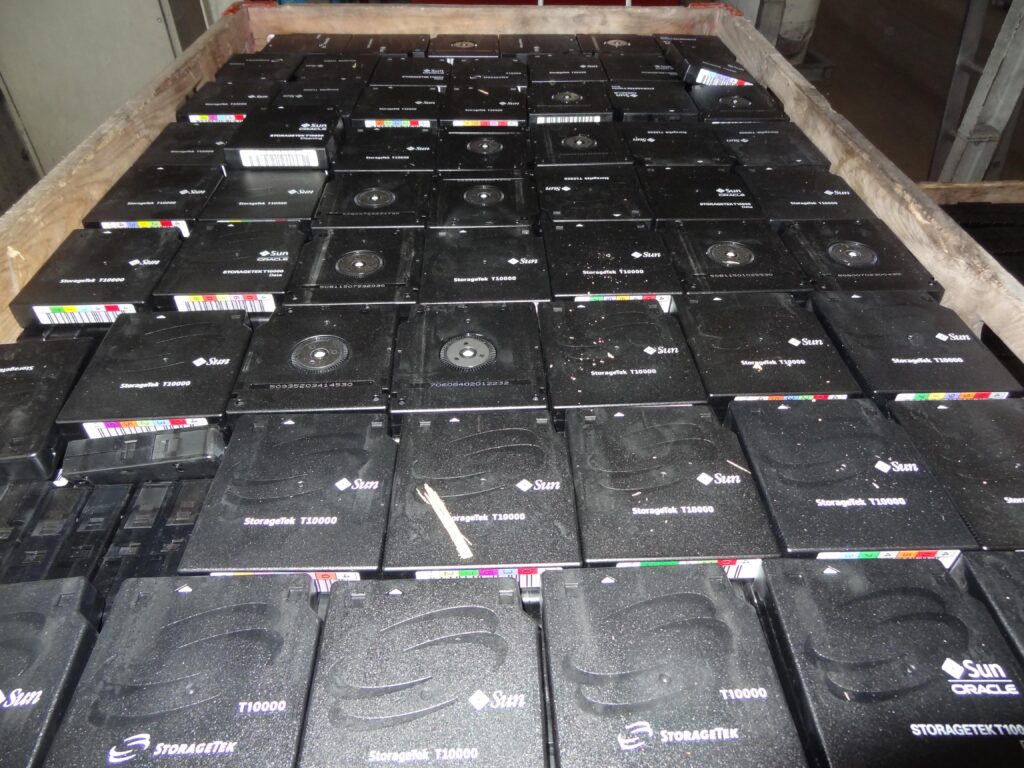 T10000 cartridges (1,511 kg) awaiting destruction