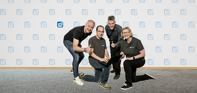 Davor Kupresak, Andreas Müller, Urs Spätig und Anja Harder, von links, sind die ID-Gesichter hinter den Vermummten und verraten das Lösungswort: «4-4-Security»