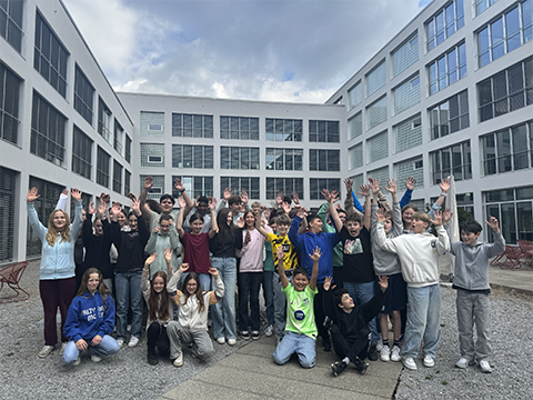 Workshop für Schulklassen: Von Null auf Eins: Das erste Jahr im IT Lehrlabor