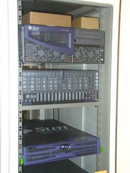 Rack 7 oben im B65 mit verschiedenen SAP-Server und Storage-Systemen